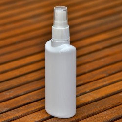 Láhev oval 115 ml se sprejem bílá